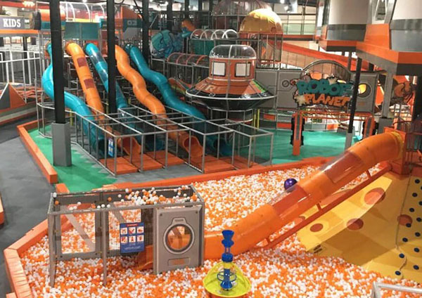 „Slide Carnival“ patalpų žaidimų aikštelė3