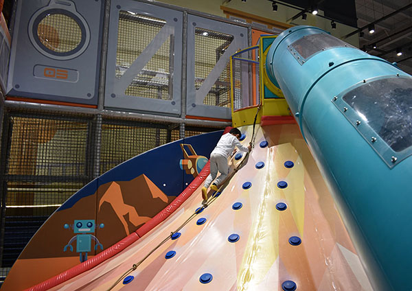 Volcano Slide innendørs lekeplass1