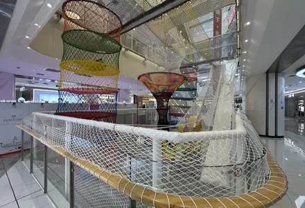 Colorful Rope Net: A Training Ground for Courage & Balance