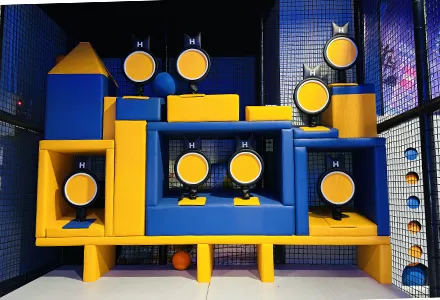 Puzzle Brick Wall: A World of Imagination at Fingertips
